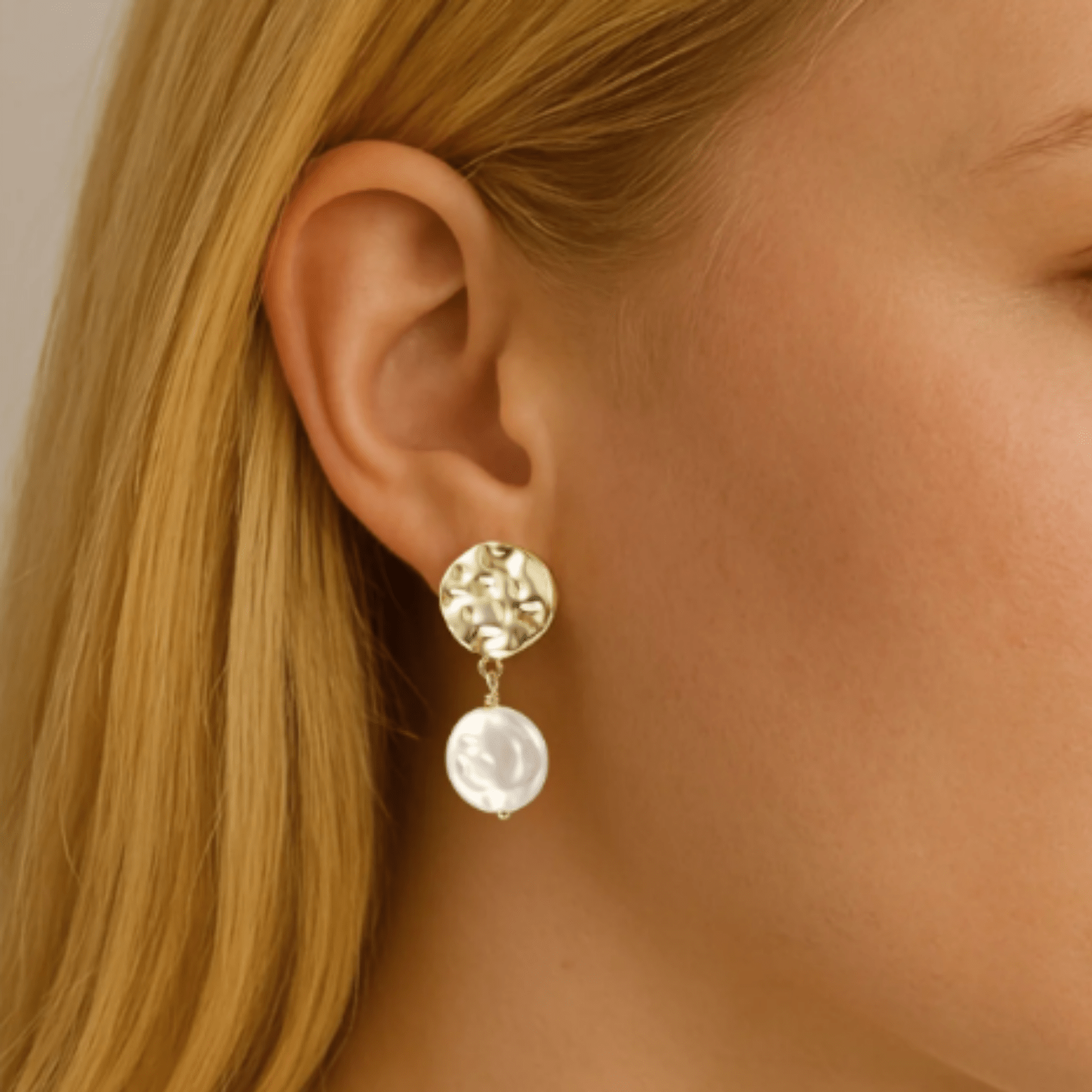 Horizon Pearl Stud Earrings - Lizzy G's Fine Gifts