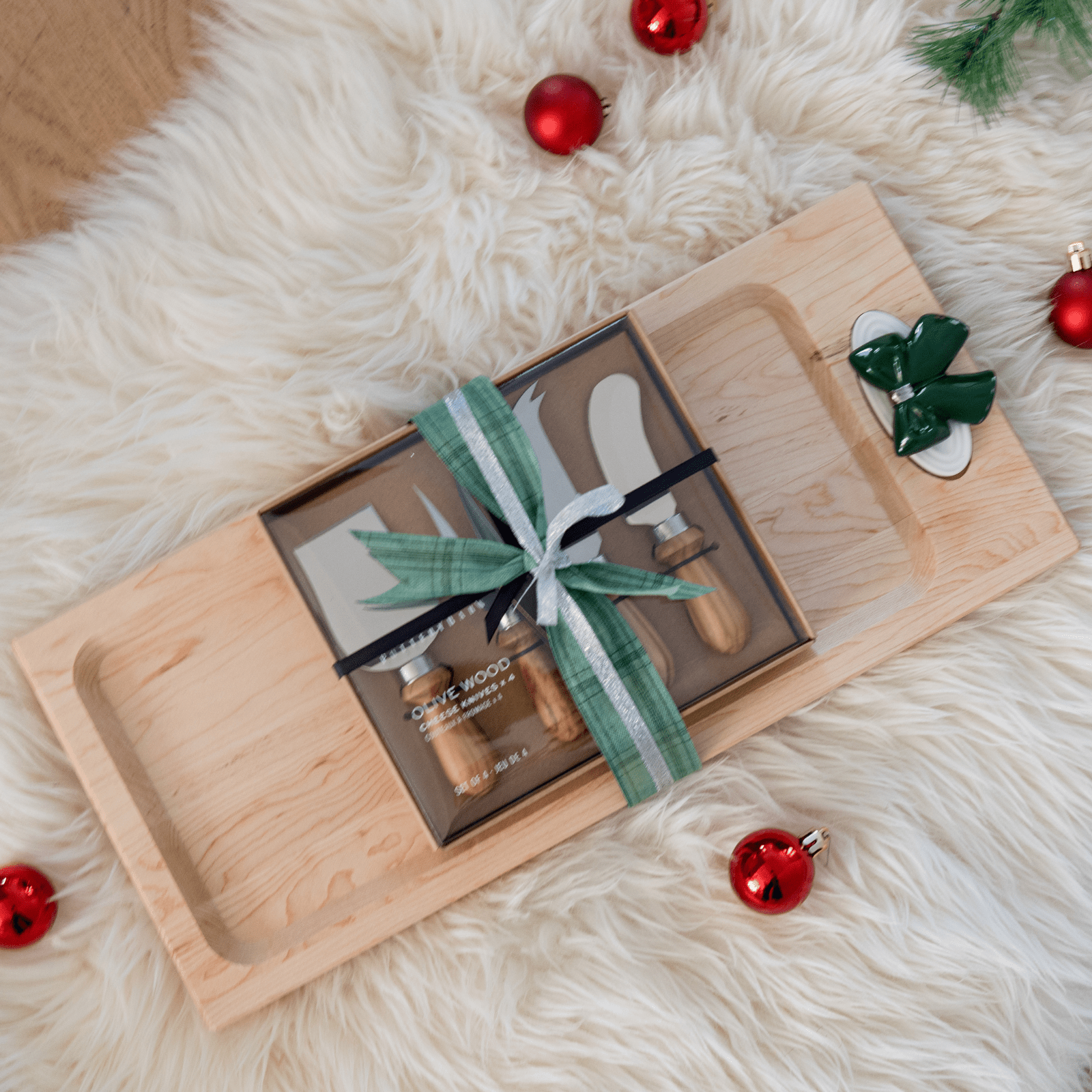 Maple Bread Board - Lizzy G's Fine Gifts