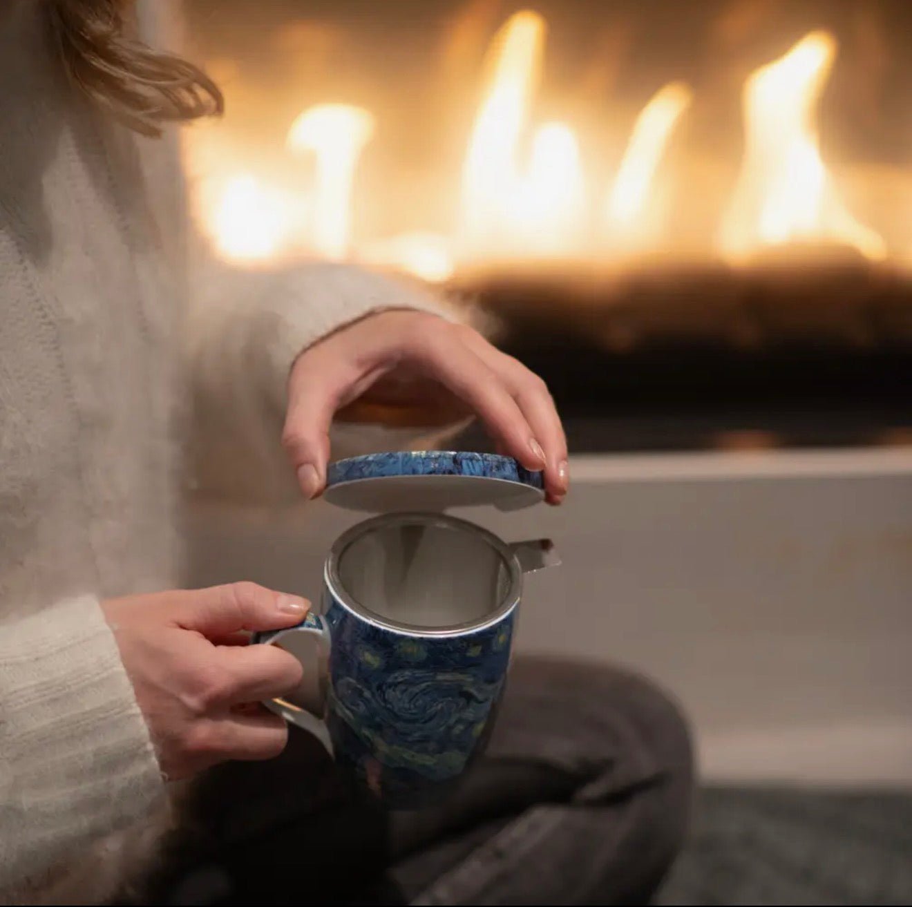 Starry Night Tea Mug/Lid - Lizzy G's Fine Gifts