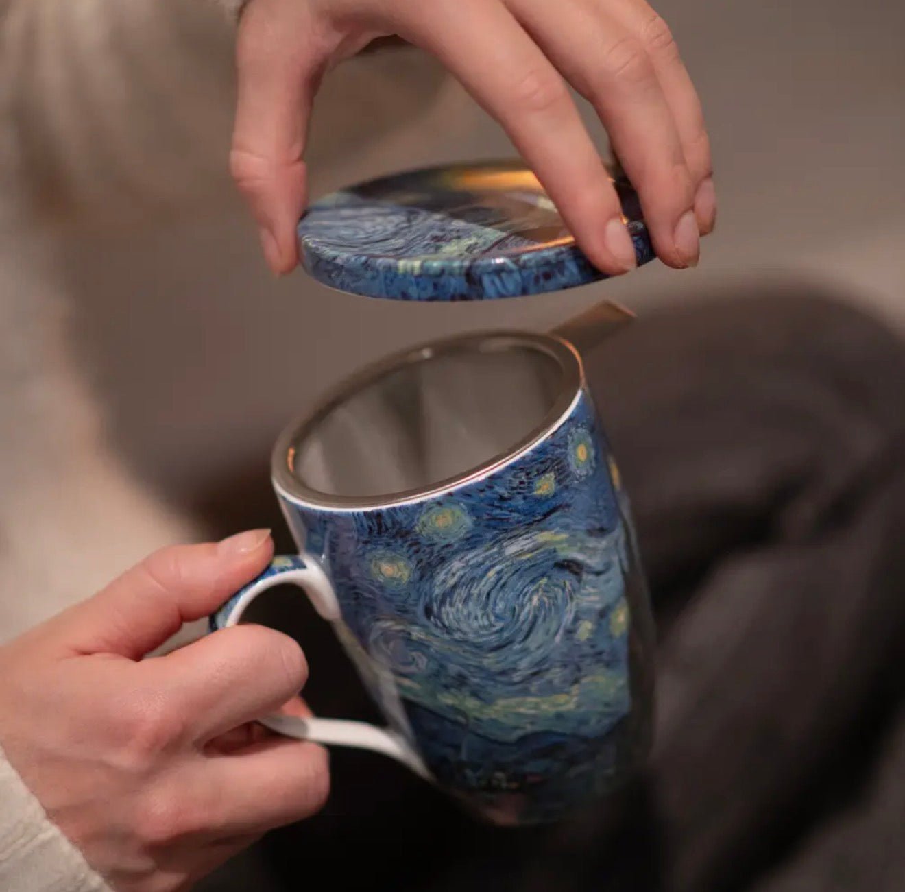 Starry Night Tea Mug/Lid - Lizzy G's Fine Gifts